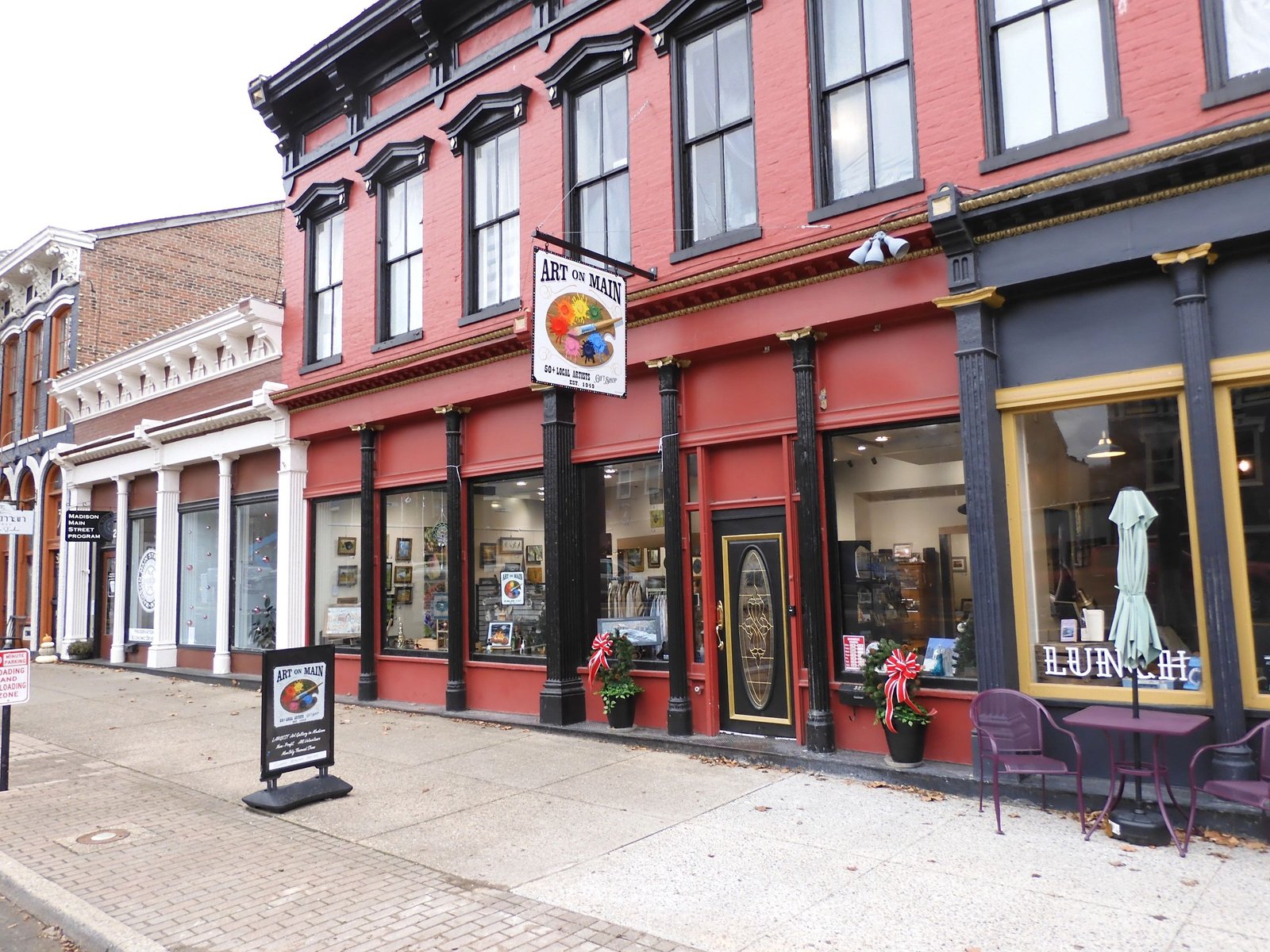 Art on Main Gallery and Gift Shop